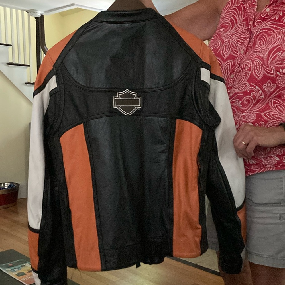 Harley-Davidson women’s leather motorcycle jacket. Size large. - Picture 4 of 5